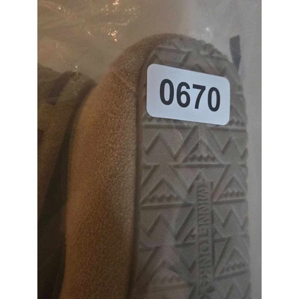 Minnetonka Kids Moccasin Slippers Size 13 Tan Suede Faux Fur Tie Cabincore